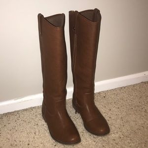 Tall riding boots